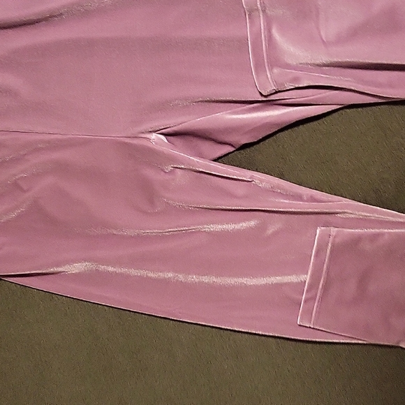 Two piece fabletic outfit - Picture 3 of 3